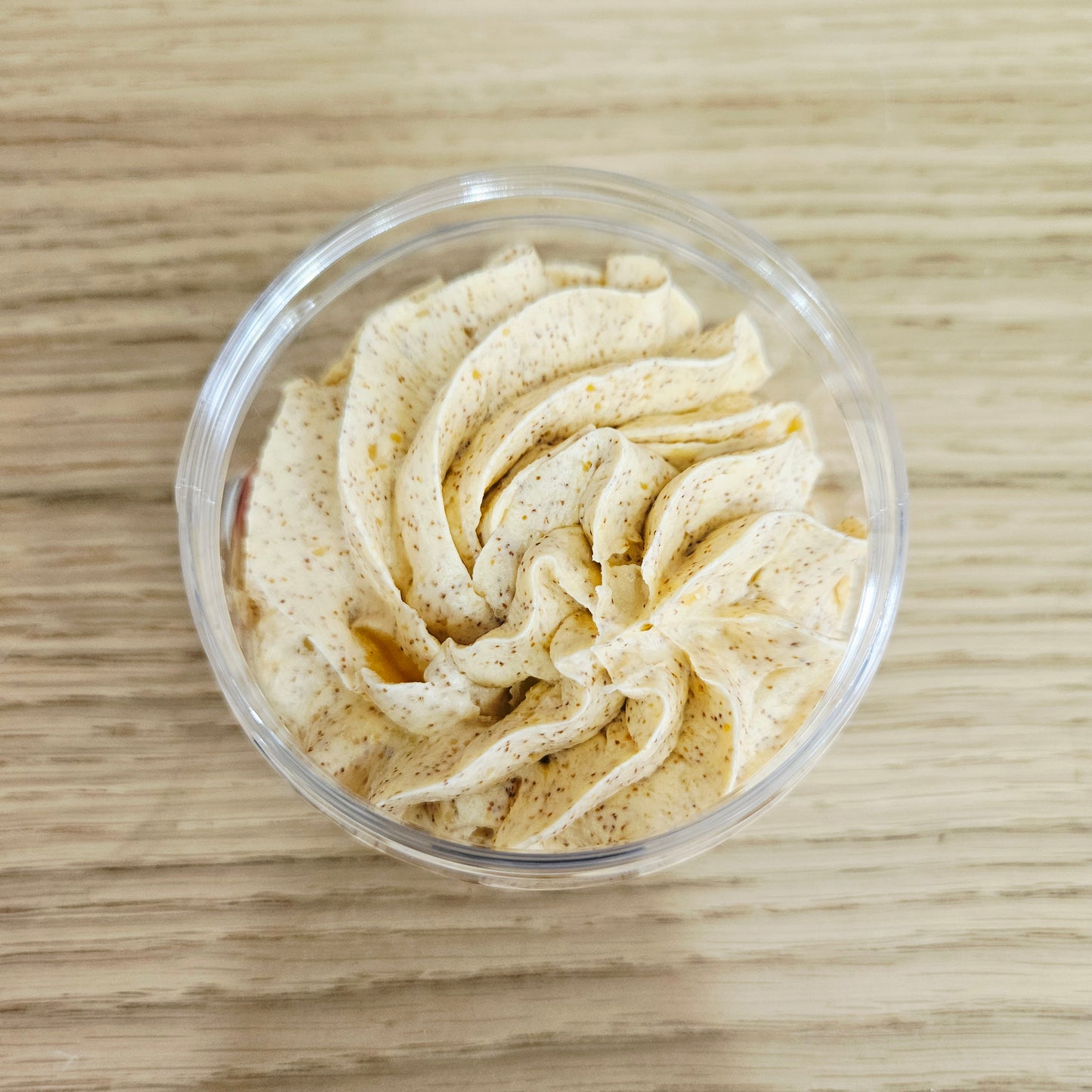 Chantilly de douche exfoliante – MANGUE ✨🥭
100 g