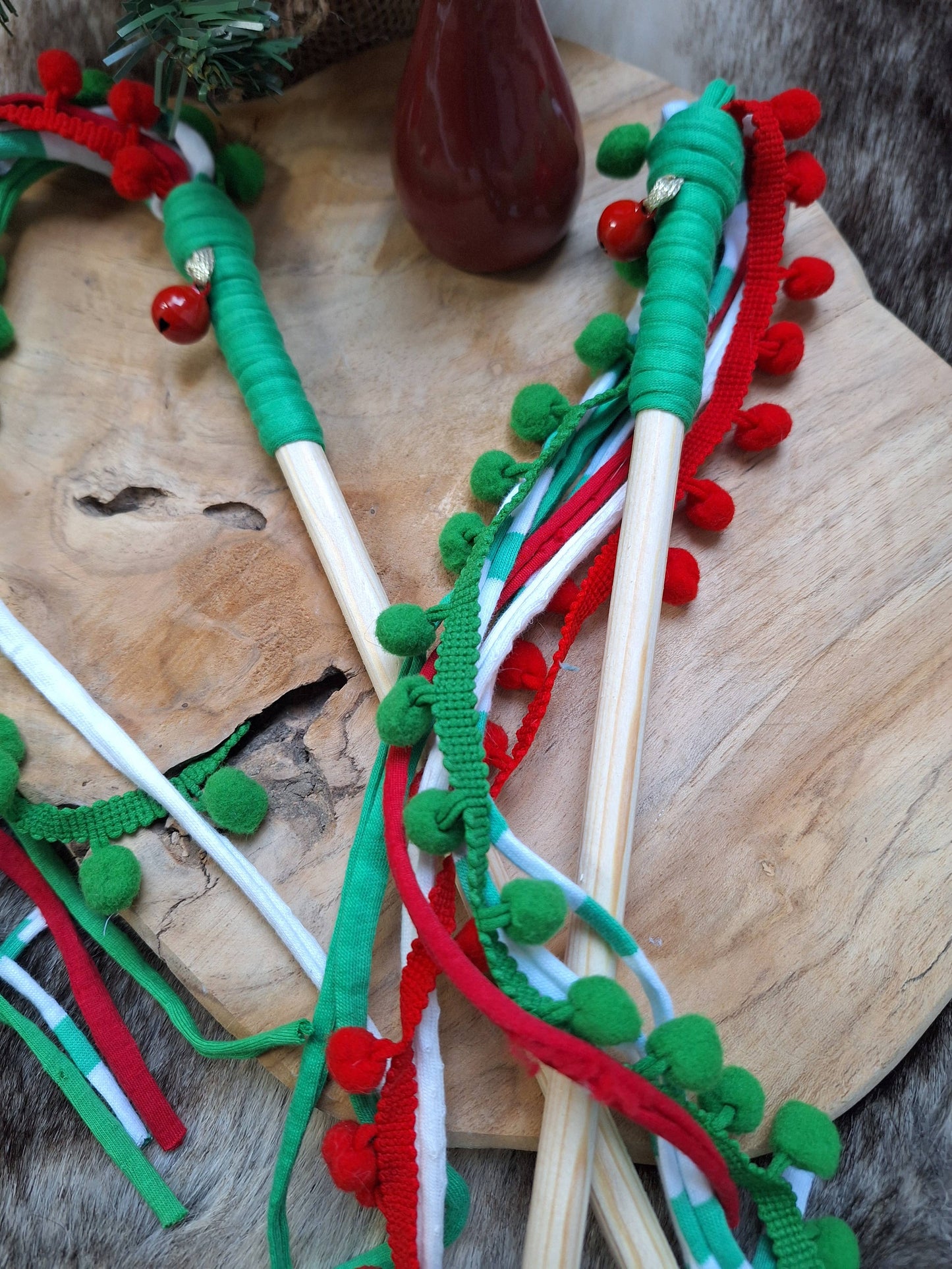 Cana’chat JERSY de Noël – Pompons festifs & bois naturel 🎅✨