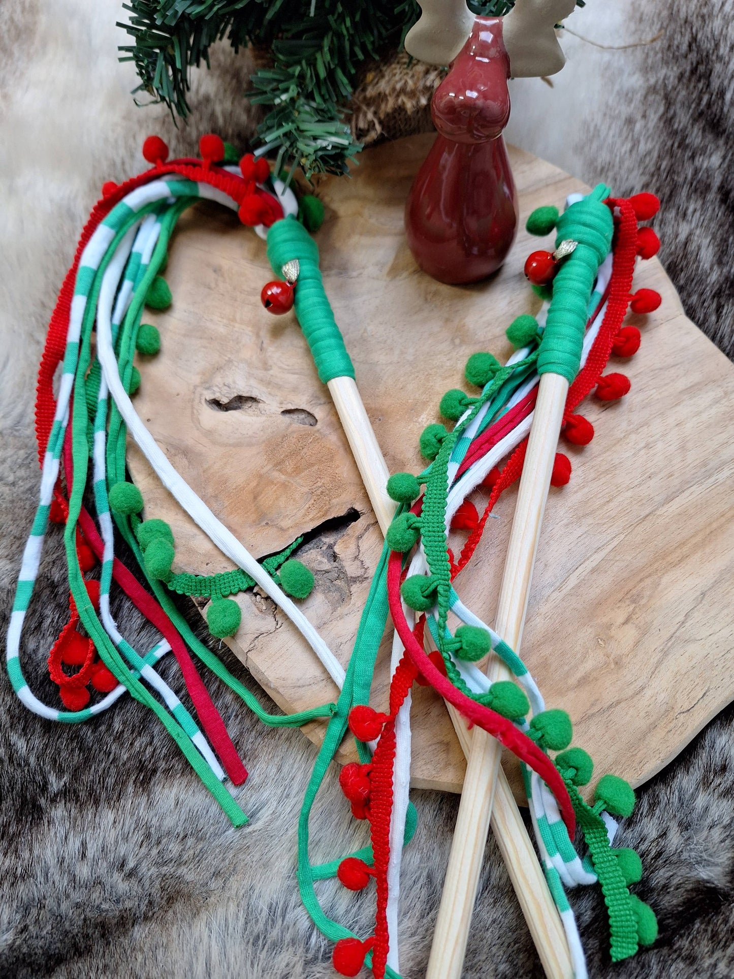 Cana’chat JERSY de Noël – Pompons festifs & bois naturel 🎅✨