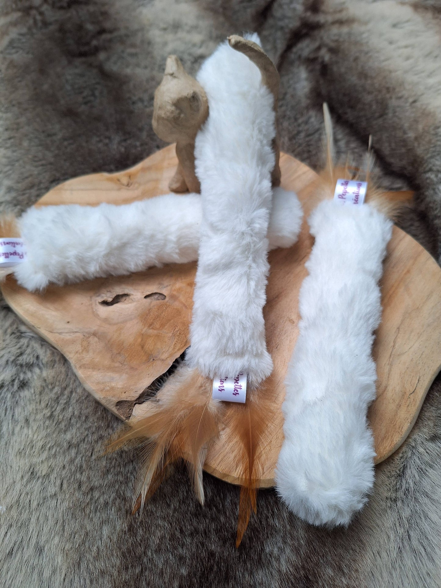 O poil à plumes- Kicker en fausse fourrure avec vraies plumes – Cataire & Valériane 🌿 - Jouet pour chat