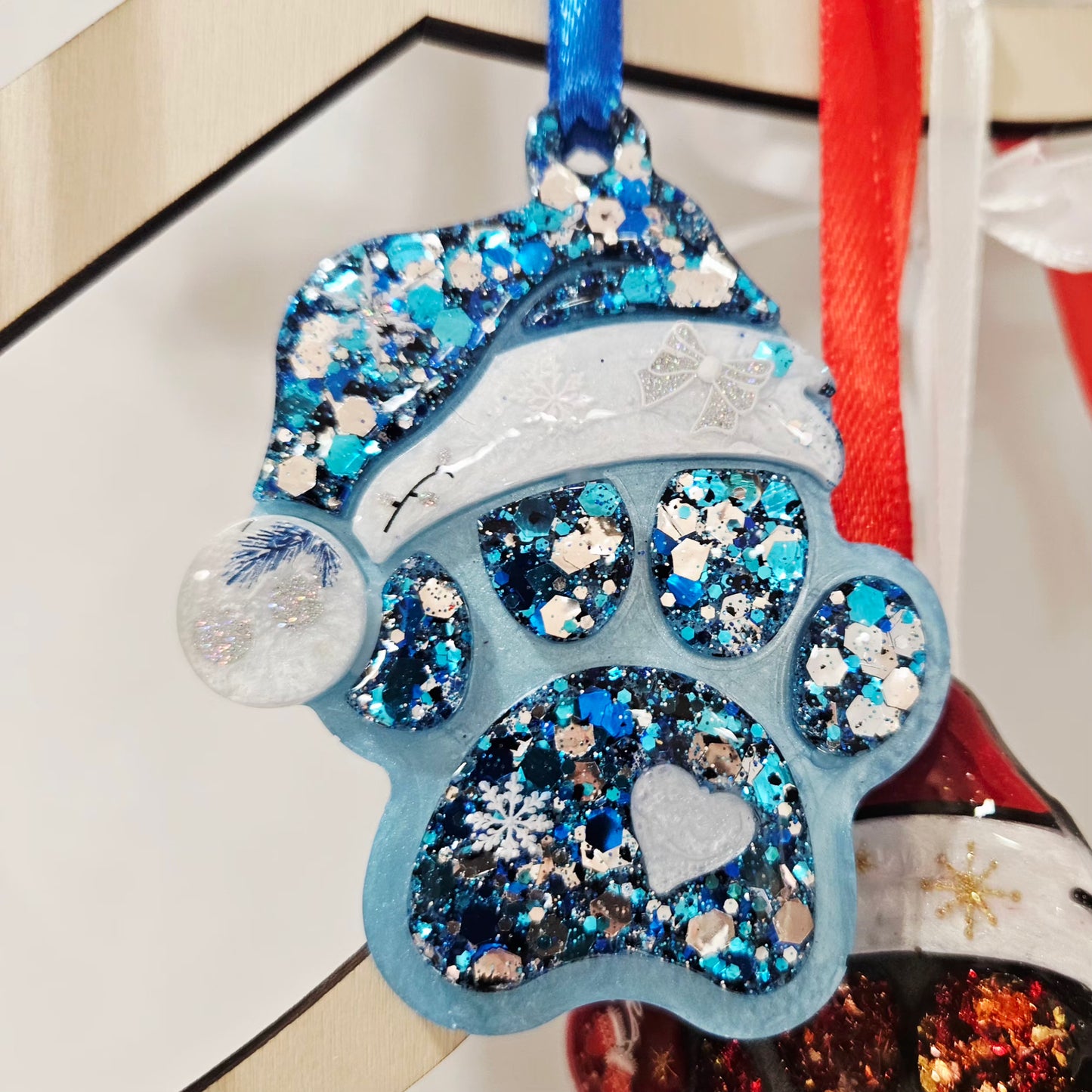 🎄 Suspension Patoune de Noël – Résine faite main