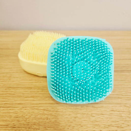 Brosse de toilettage canin et félin avec réservoir – bain et massage