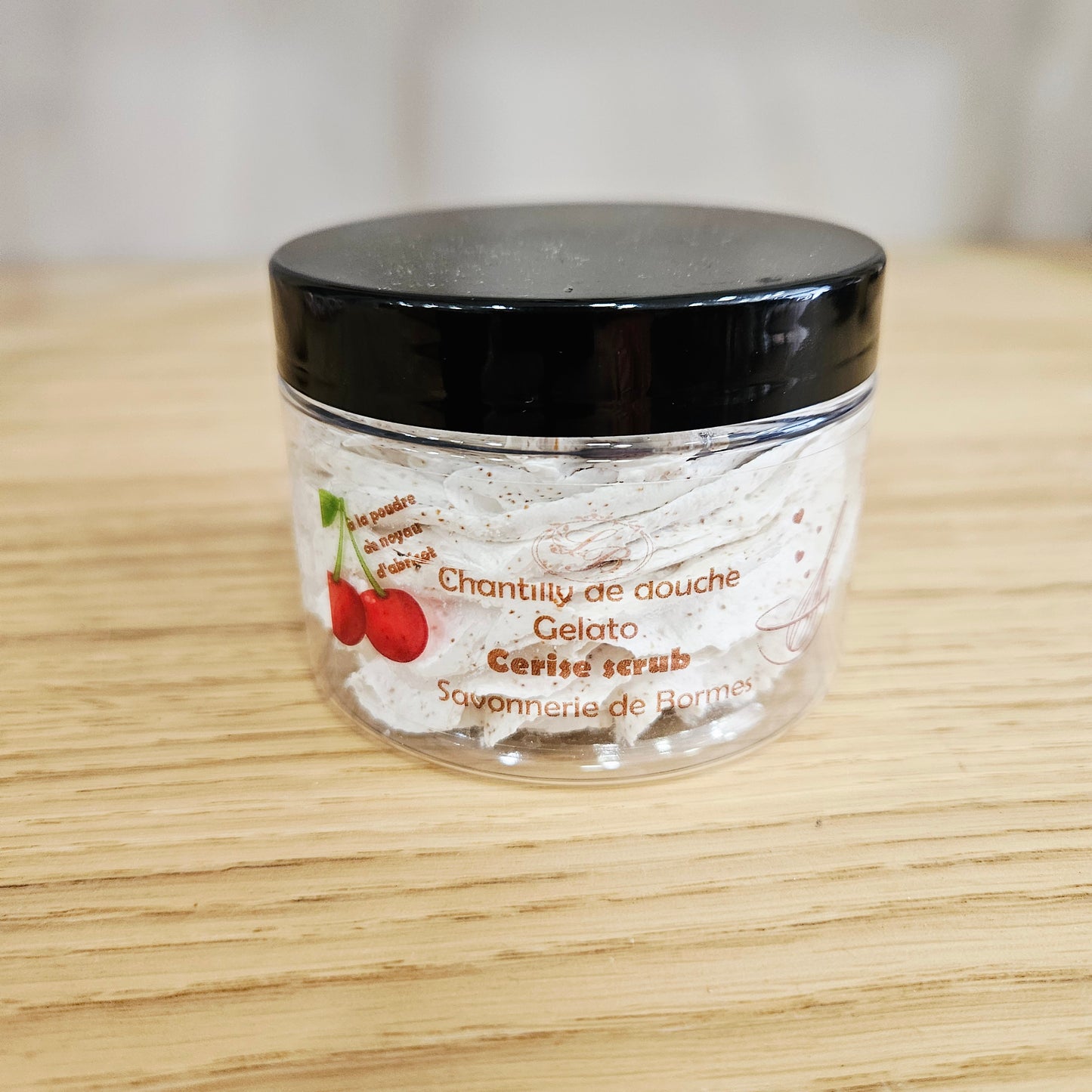 Chantilly de Douche & de Bain Exfoliante – Cerise Blanche 🍒✨ (100 g)