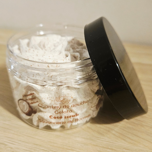 Chantilly de douche et bain exfoliante à la poudre de noyau d'abricot - NOIX DE COCO - 100g